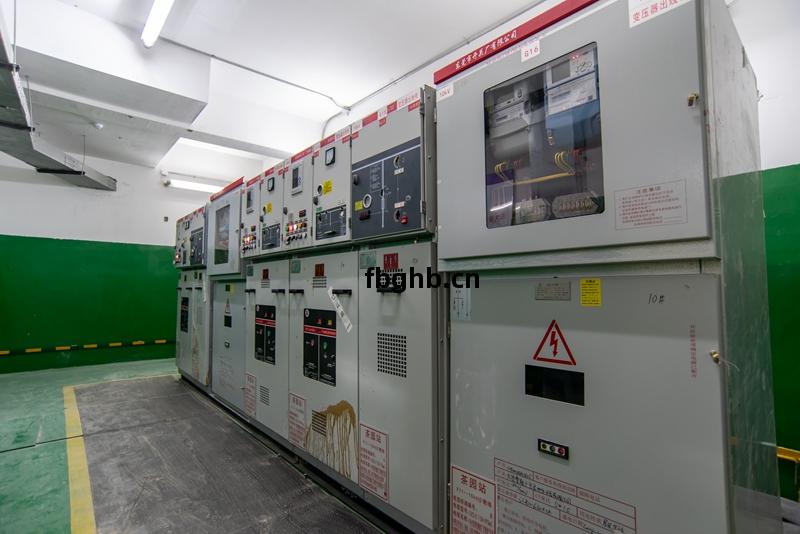 夏(xia)季(ji)防暑(shu)的(de)同(tong)時(shi)也要保障(zhang)好電力供(gong)應(ying)