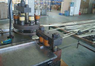 紫(zi)光(guang)電(dian)氣剪板機(ji)